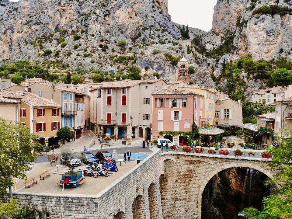 Le Logis Des Cascades 2 Daire Moustiers-Sainte-Marie Dış mekan fotoğraf